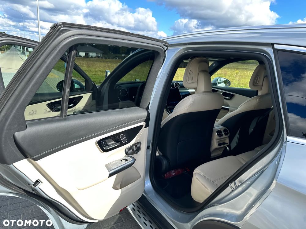 Mercedes-Benz GLC - 12