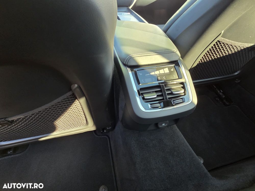 Volvo V60 B5 MHEV AT AWD Ultimate Bright - 8