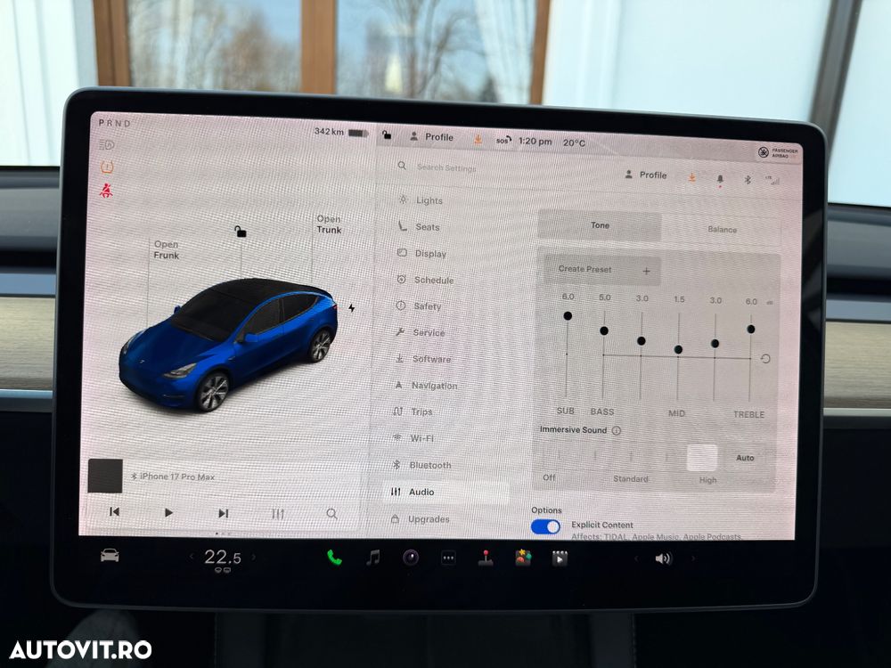 Tesla Model Y - 38