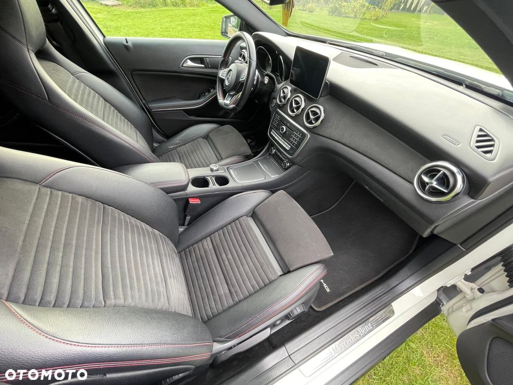 Mercedes-Benz GLA 200 7G-DCT AMG Line - 11