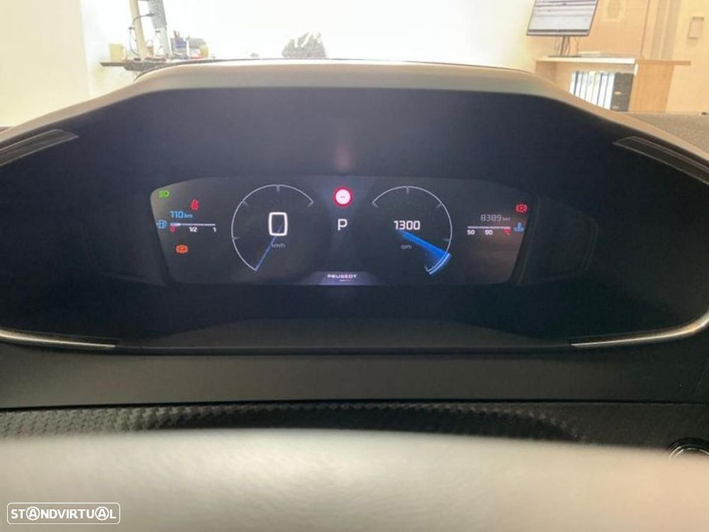 Peugeot 2008 1.2 PureTech Allure EAT8 - 7