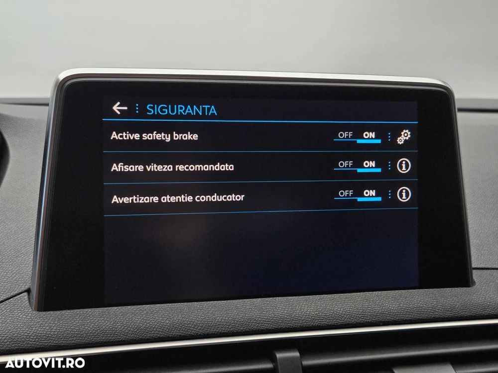 Peugeot 3008 1.2 PureTech Turbo S&S EAT6 Allure - 16