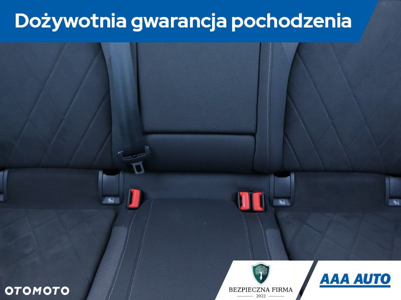 Volkswagen Golf - 11