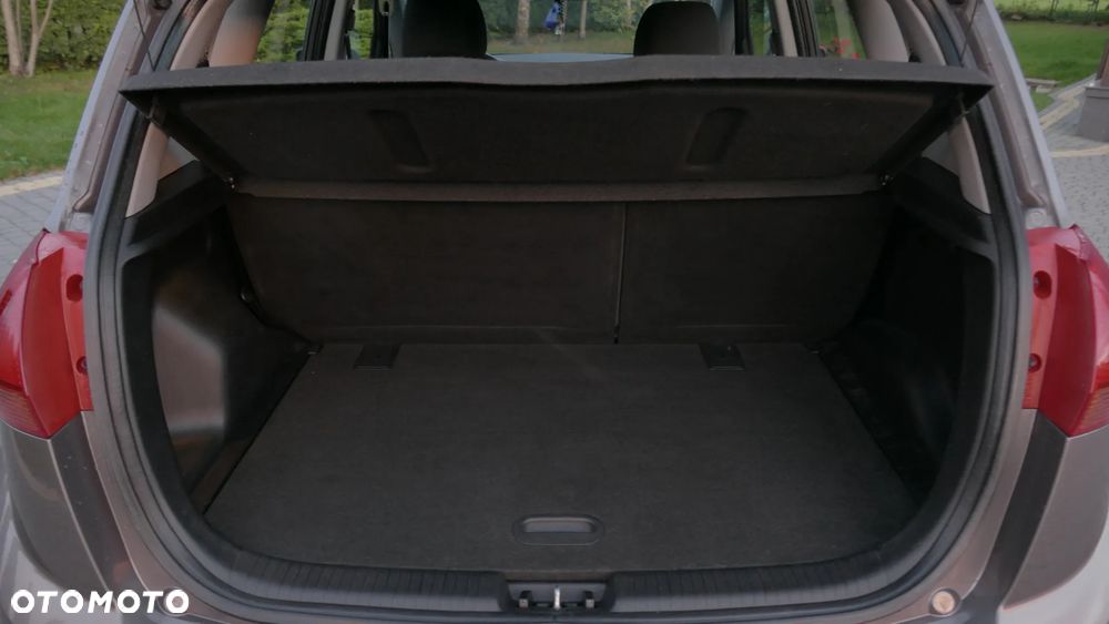 Kia Venga - 13