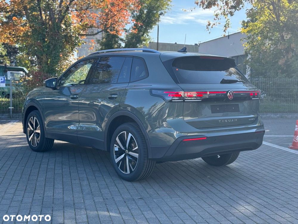 Volkswagen Tiguan - 16