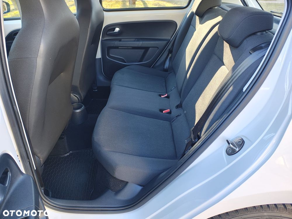 Volkswagen up! (BlueMotion Technology) move - 14