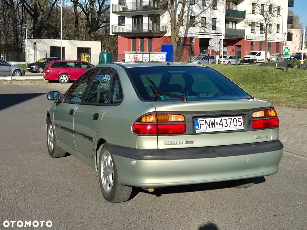 Renault Laguna 1.8 RXT - 3