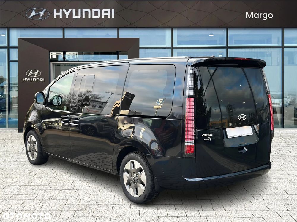 Hyundai Staria 1.6 T-GDI HEV Smart VIP - 2