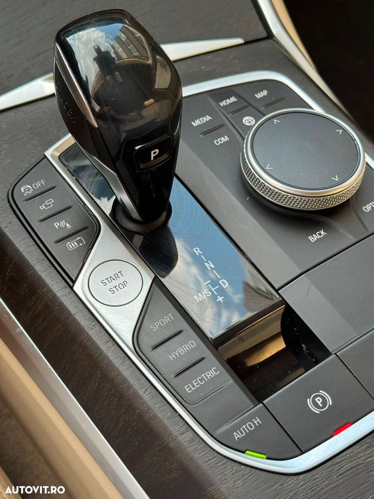 BMW Seria 3 330e Aut. Luxury Line - 9