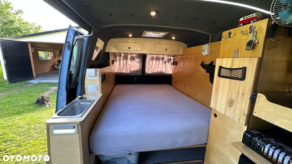 Volkswagen Transporter - 16