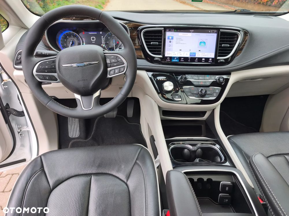 Chrysler Pacifica - 9