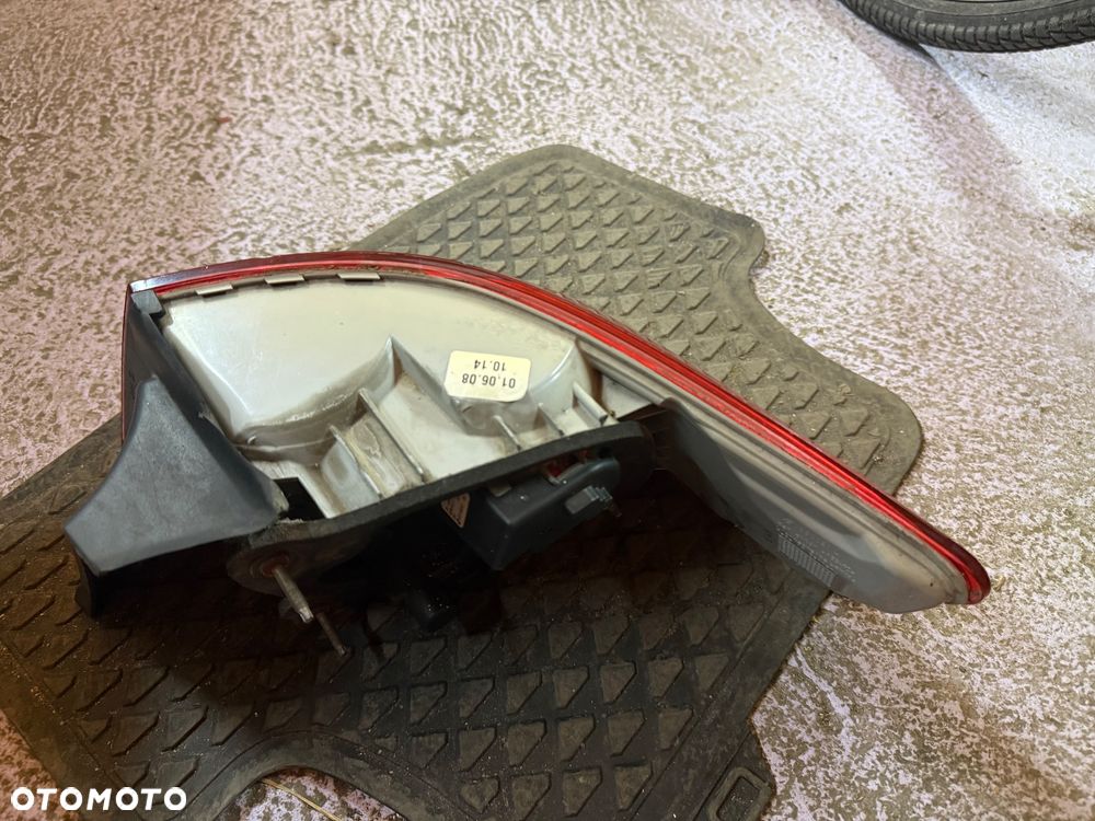 LAMPA PRAWY TYŁ BMW E92 63217174403 - 4