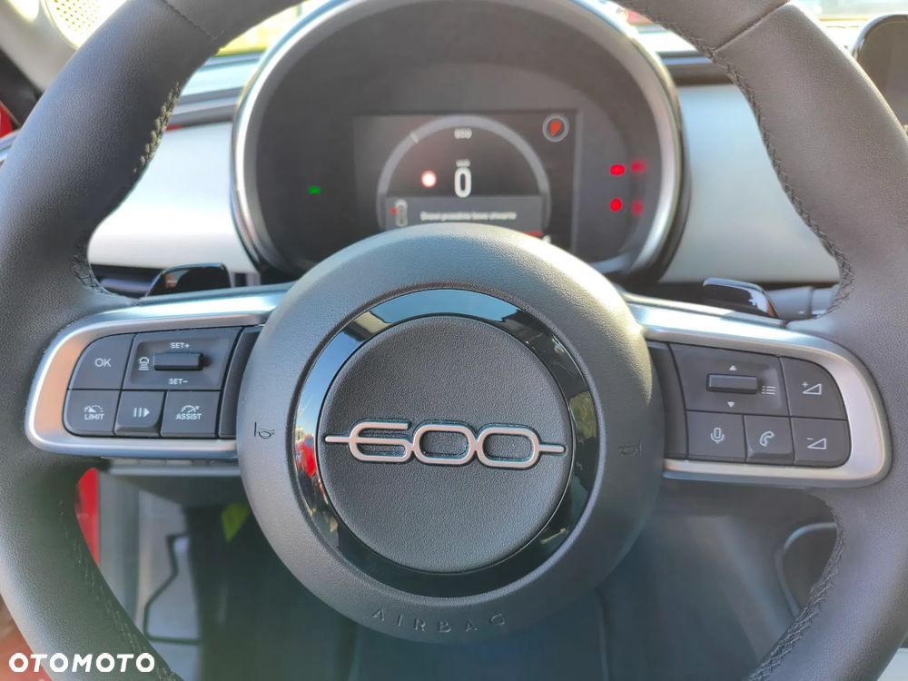 Fiat 600 HYBRID 125 Jahre Edition - 10