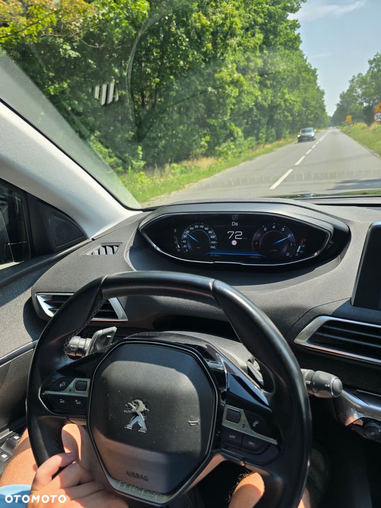 Peugeot 5008 1.2 PureTech Allure S&S EAT8 - 40