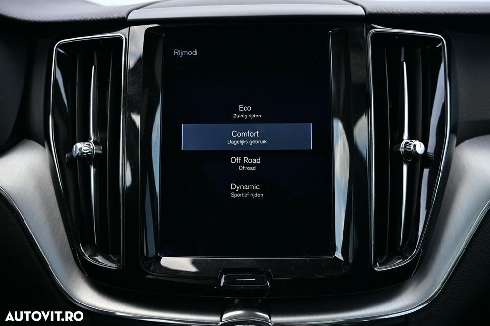 Volvo XC 60 - 25