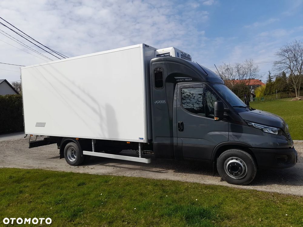 Iveco DAILY 70C18 72C18 --NOWY-- dmc 7,2T 180Koni MROŹNIA -20+30 ZASILANIE ZEWNETRZNE chłodnia kontener SYPIALNIA  model PRZED liftingiem!!! bez radarów bez wagi!!! POLSKI SALON -- NOWY-- GWARANCJA-- - 4