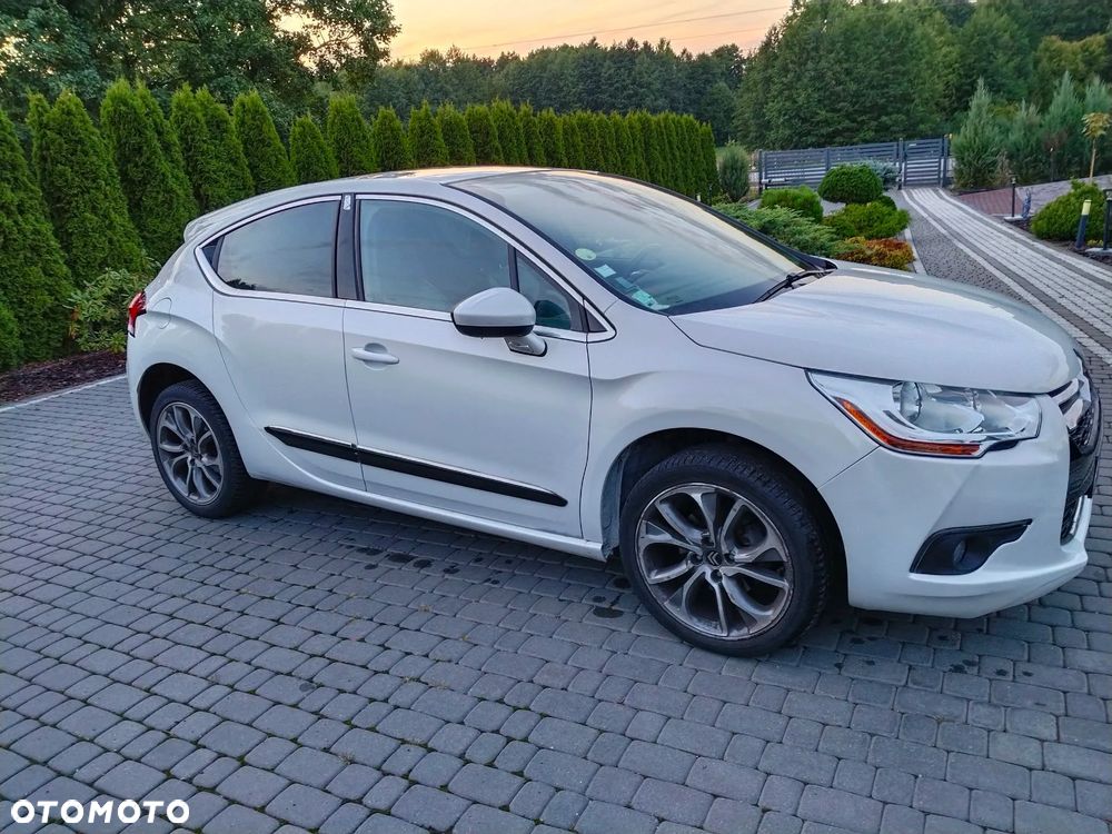 Citroën DS4 1.6 HDi SoChic - 4