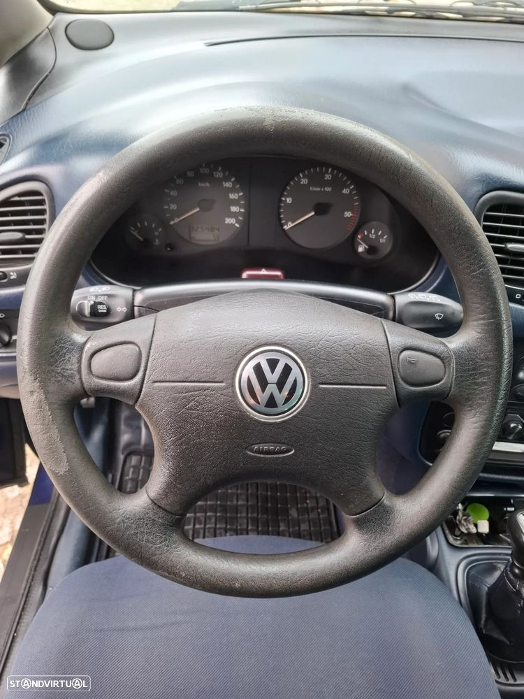 VW Sharan 1.9 TDi Confortline 7L - 7