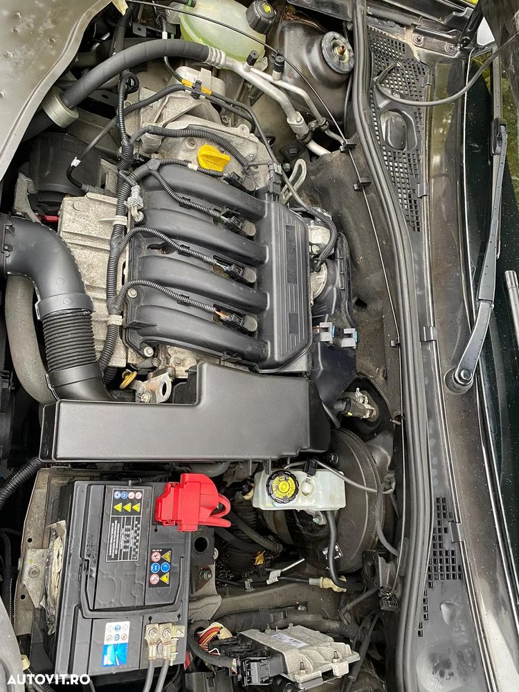 Dacia Duster 1.6 16V 105 4x2 Laureate - 17