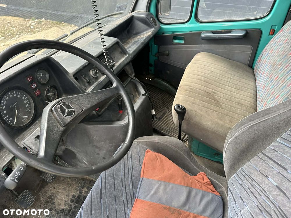 Mercedes-Benz 208D - 4