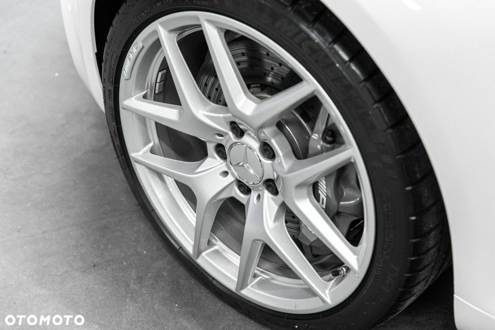 Mercedes-Benz AMG GT - 15