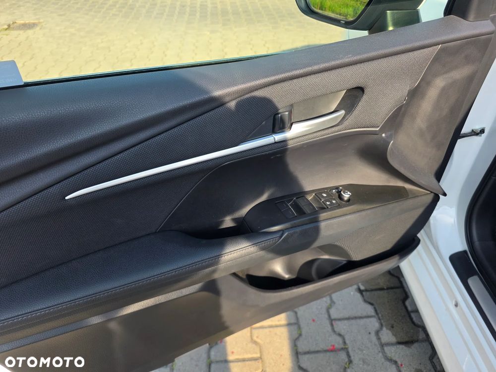 Toyota Camry 2.5 Hybrid Dynamic Force Comfort e-CVT - 34