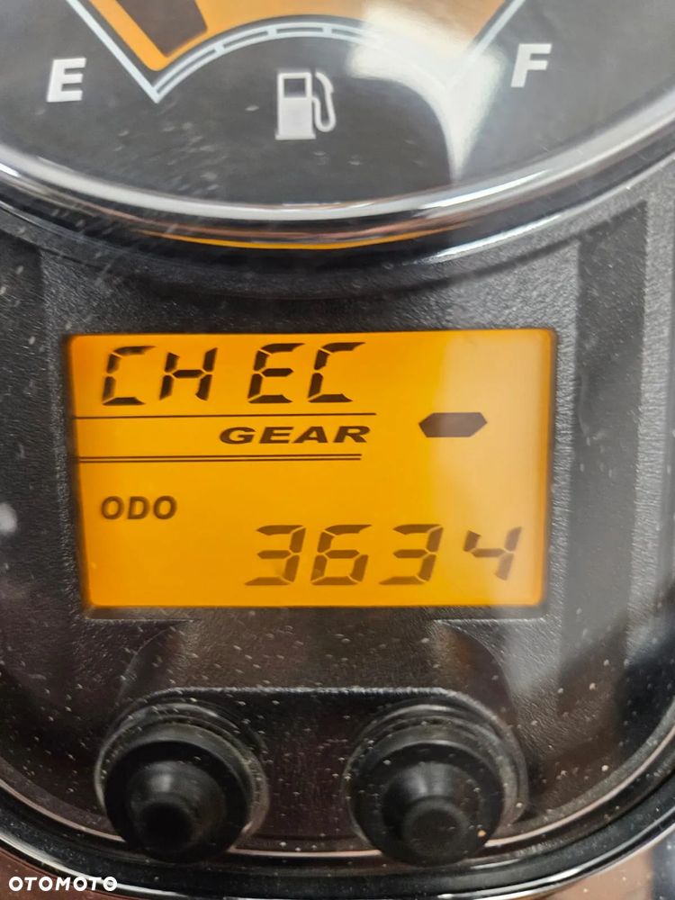 Suzuki VL 800 Volusia - Boulevard C50 - 21