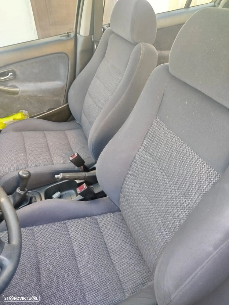 Honda Civic 1.4i S - 14