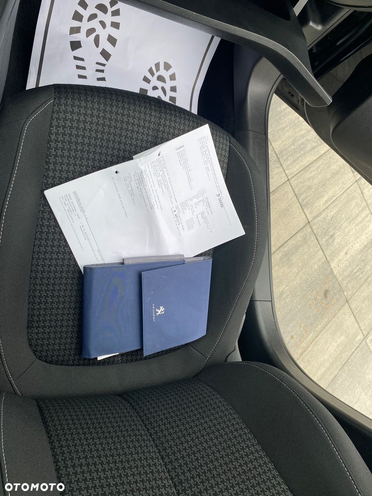 Peugeot 308 1.5 BlueHDi Allure Pack S&S - 19