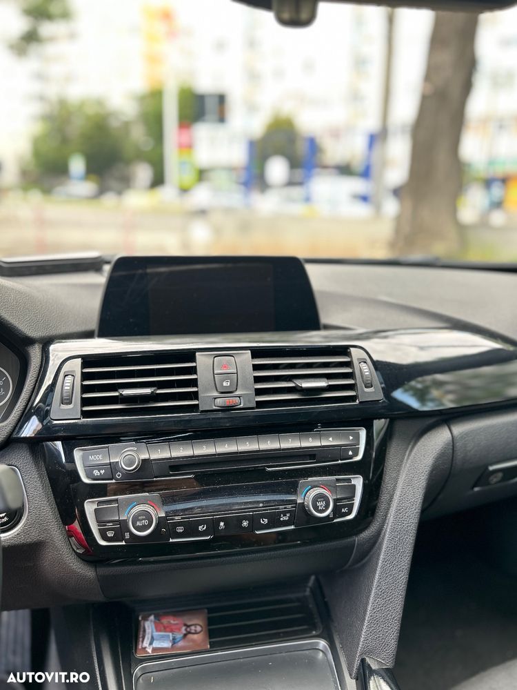 BMW Seria 3 320d Efficient Dynamic Edition Aut. Sport Line - 17