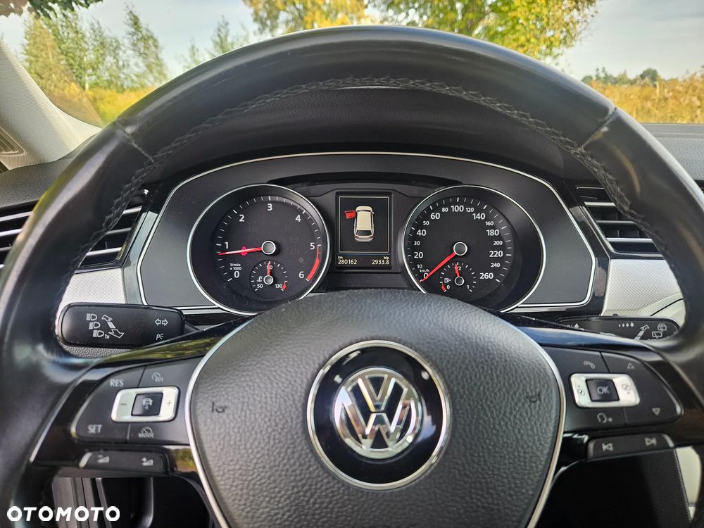 Volkswagen Passat - 9