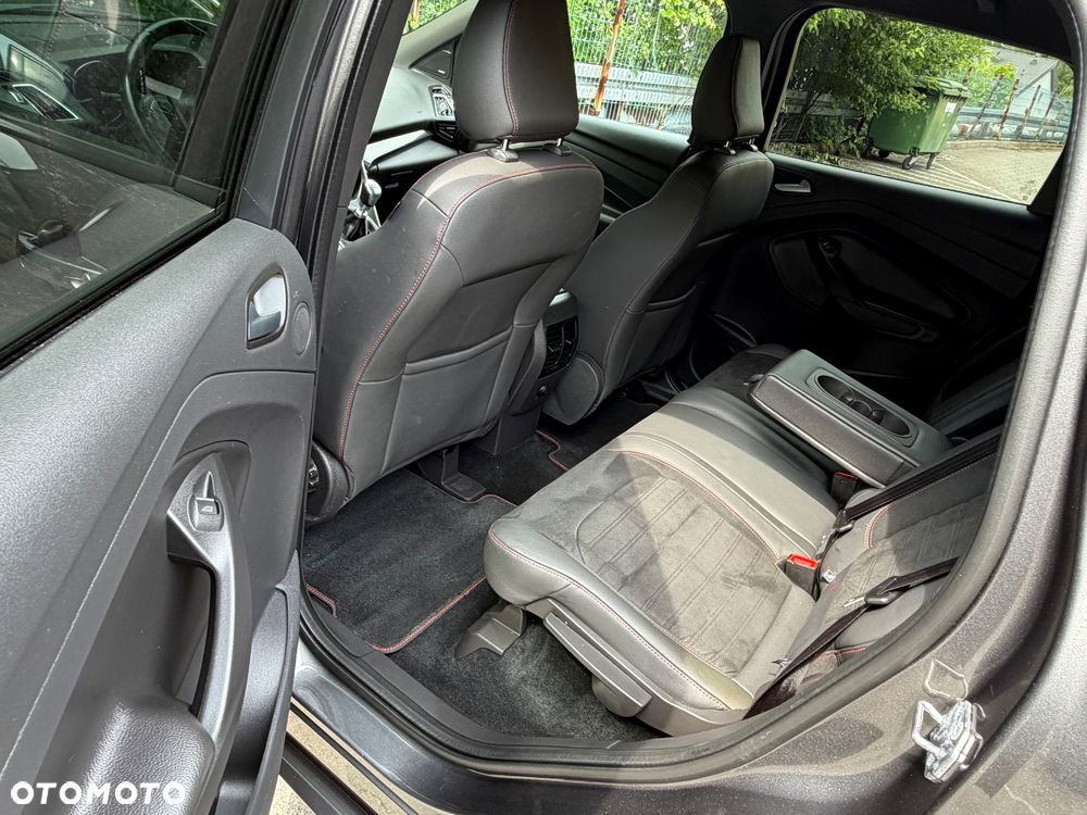 Ford Kuga 1.5 EcoBoost 2x4 ST-Line - 16
