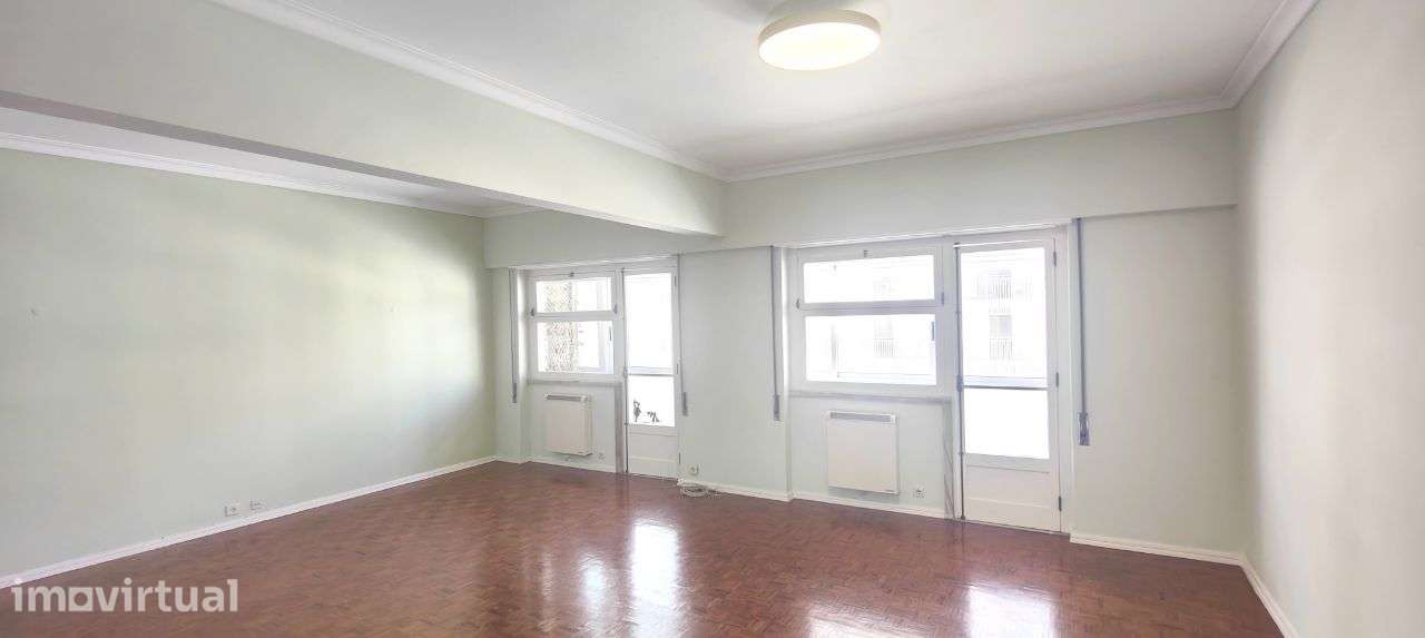 Amplo e encantador apartamento T3 no centro de Lisboa - Grande imagem: 2/18