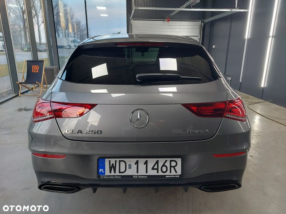 Mercedes-Benz CLA 250 4-Matic AMG Line 7G-DCT - 5