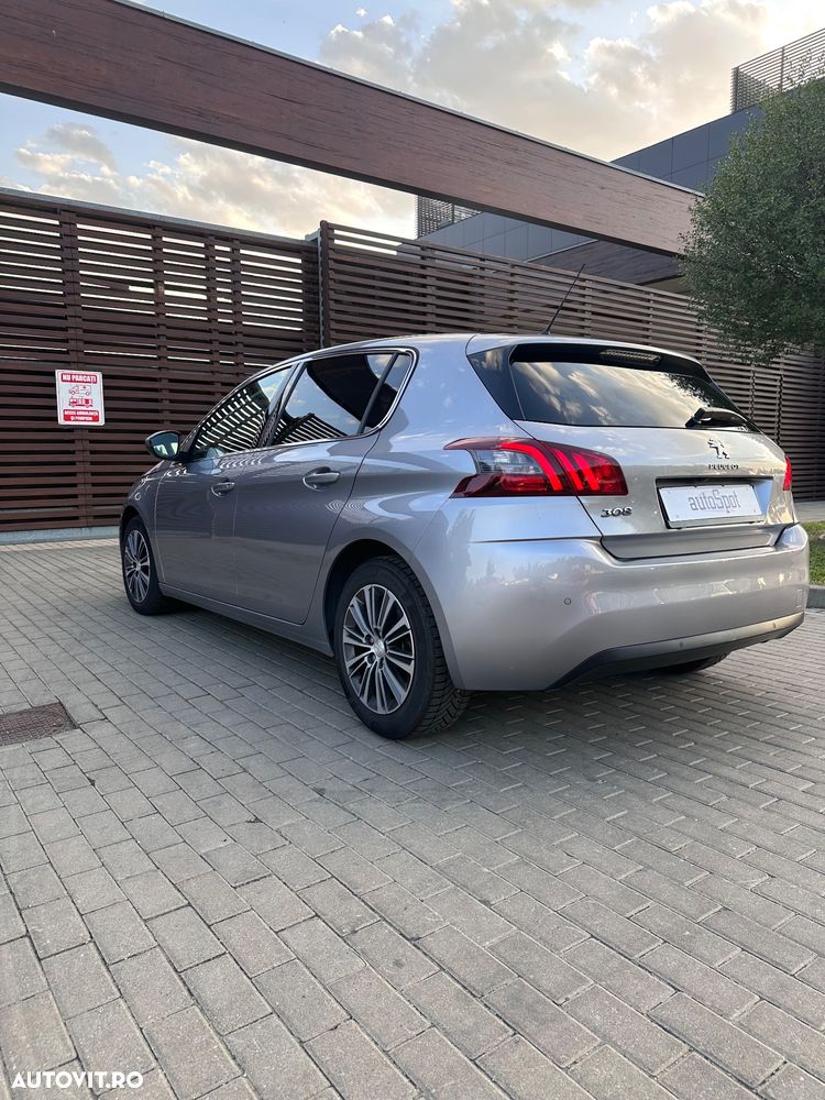 Peugeot 308 PureTech 130 GPF EAT8 Stop & Start Allure Business-Paket - 20