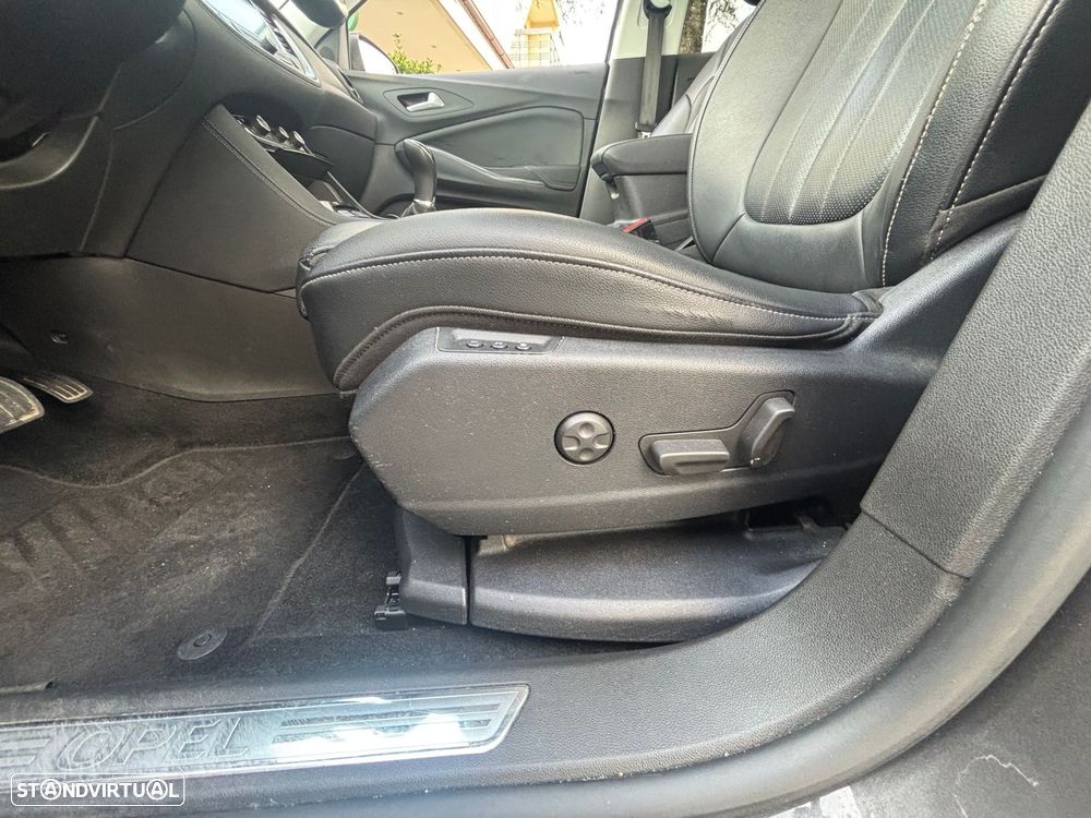 Opel Grandland X 1.2 T Design & Tech AT - 41