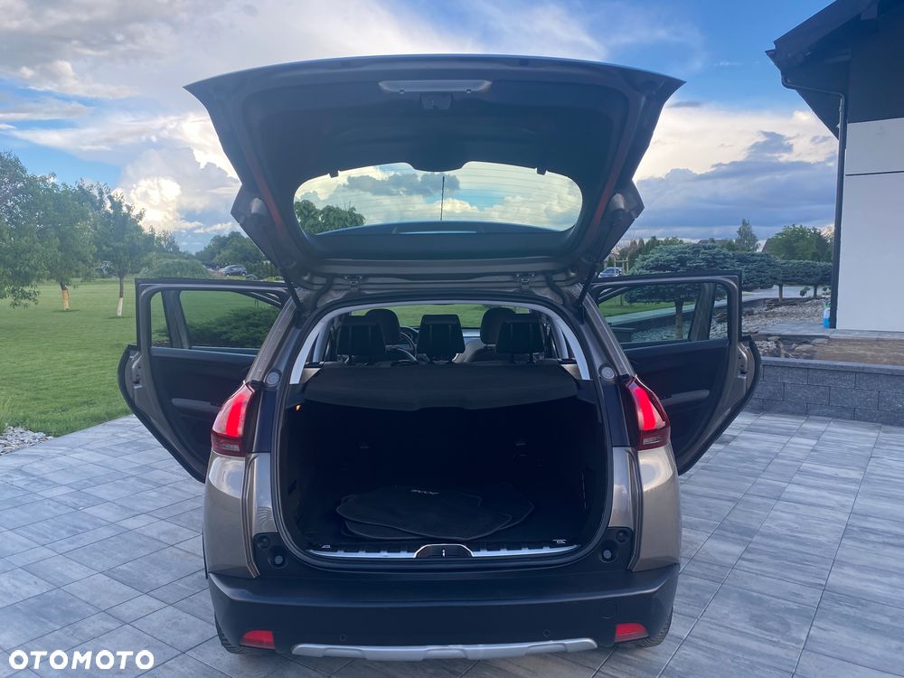Peugeot 2008 PureTech 110 GPF Stop&Start EAT6 Allure - 29