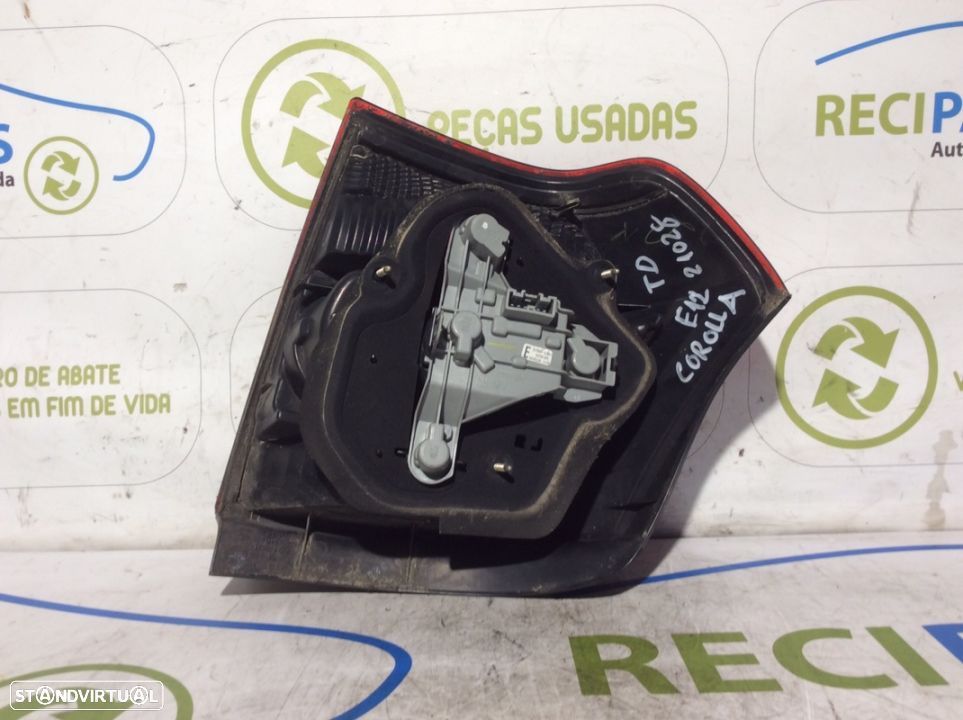 Farolim de stop direito Toyota Corolla E12 - 2