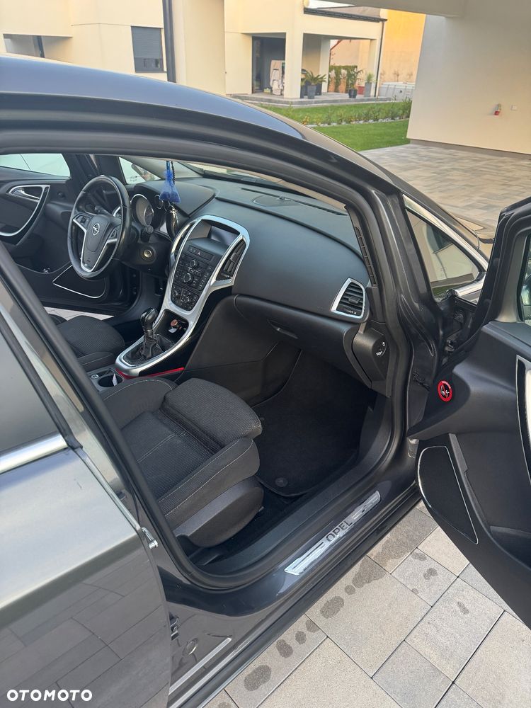 Opel Astra IV 1.4 T Cosmo - 15