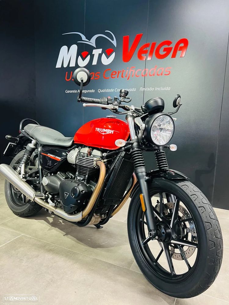 Triumph Street Twin 900 - 2