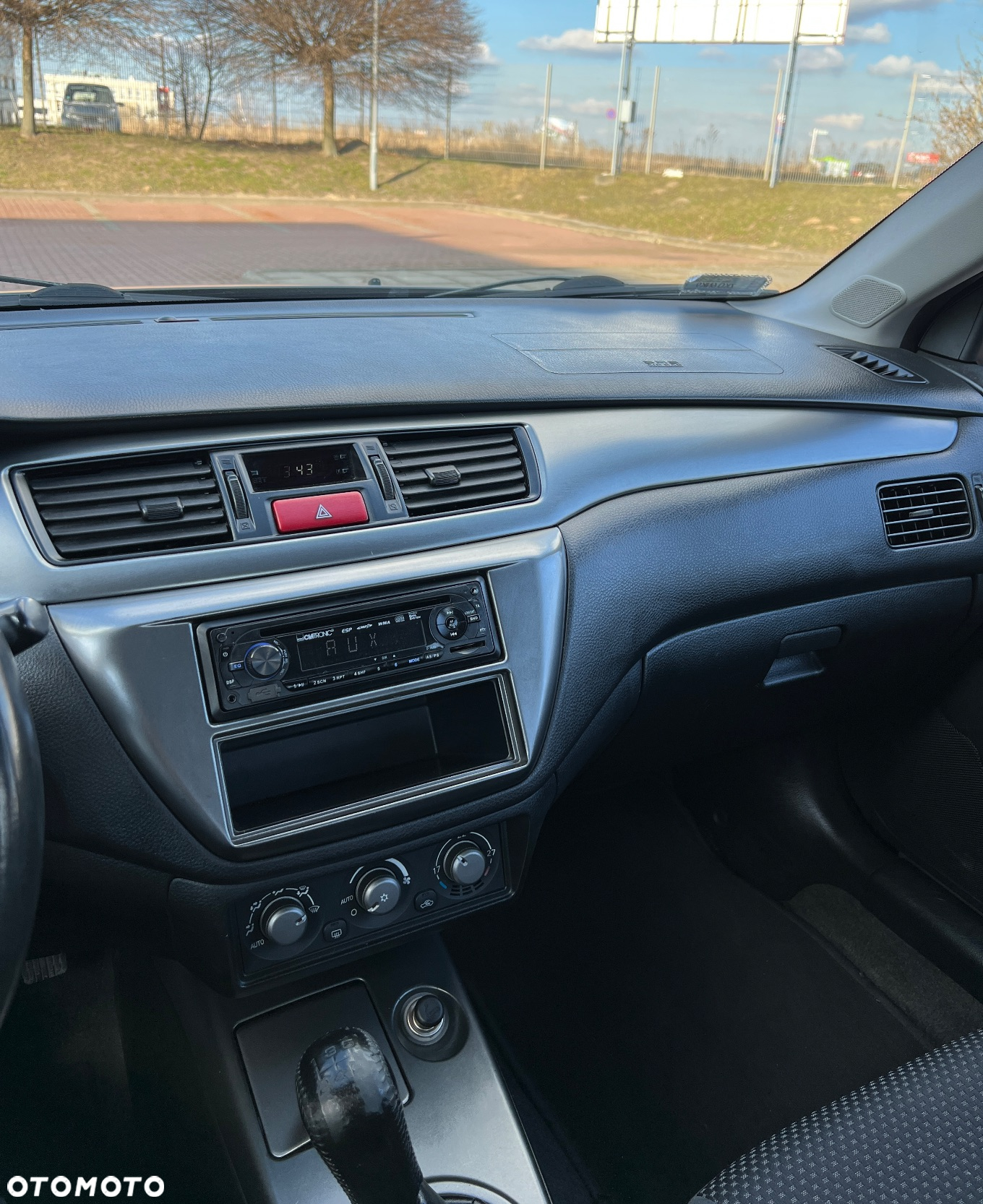 Mitsubishi Lancer 1.6 Invite - 12