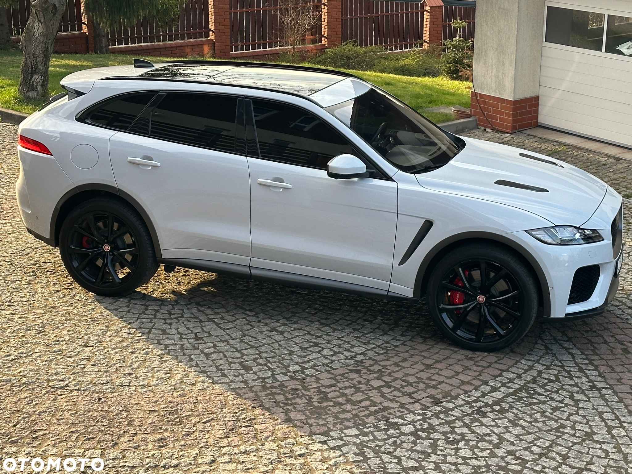 Jaguar F-Pace 5.0 V8 P550 AWD SVR - 23