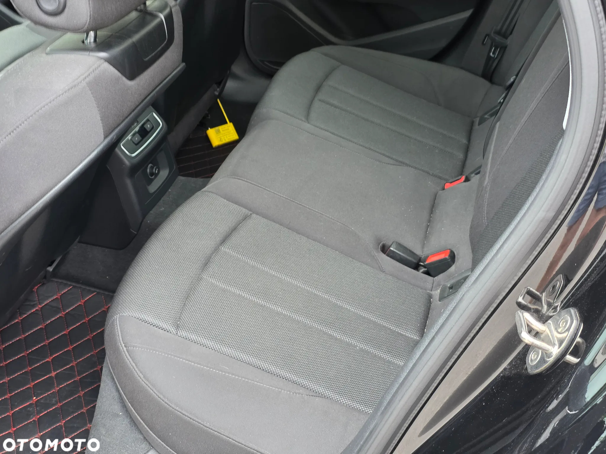Audi A4 Avant 35 TFSI S tronic design - 33