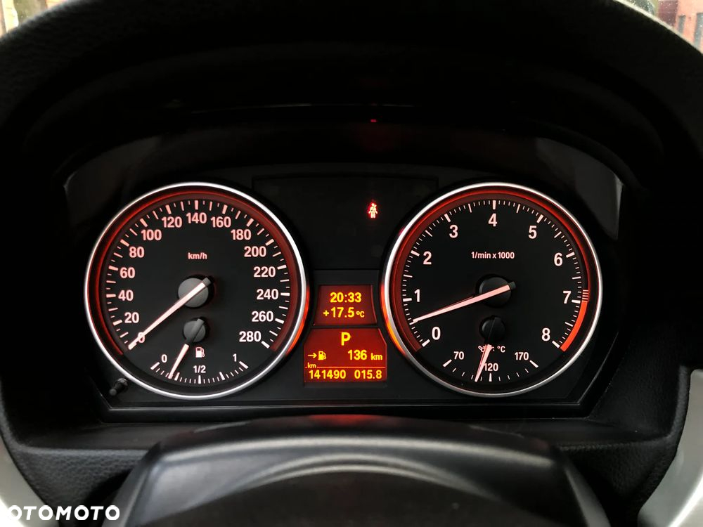 BMW Seria 3 330i Cabrio - 14