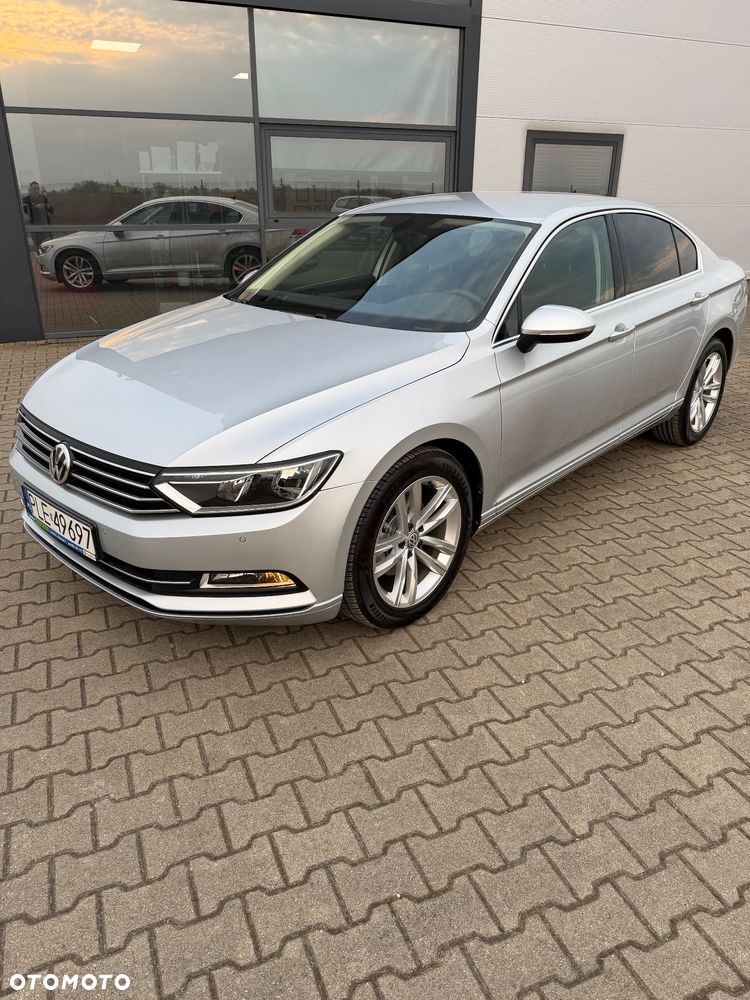 Volkswagen Passat 1.8 TSI (BlueMotion Technology) DSG Comfortline - 2