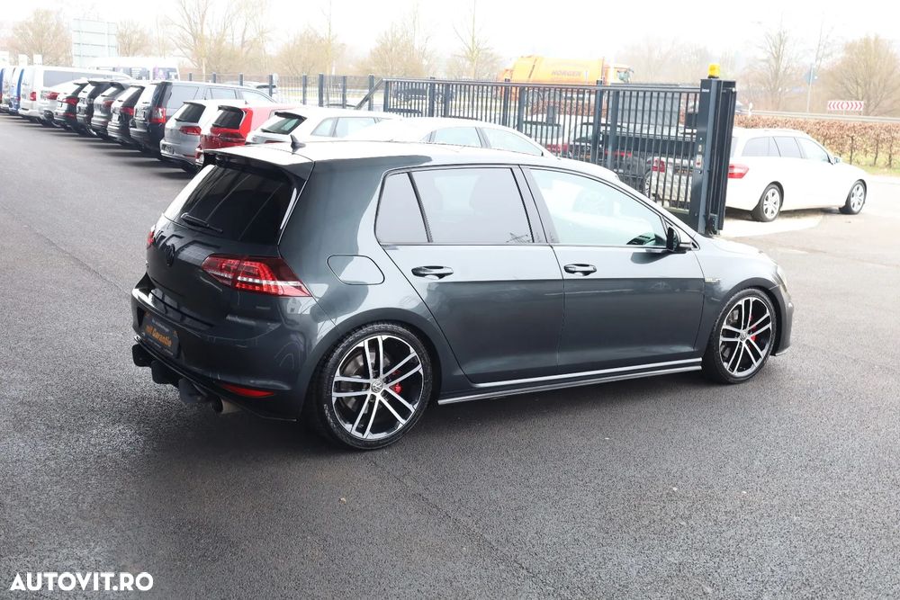 Volkswagen Golf 2.0 TDI DPF BMT DSG GTD - 40