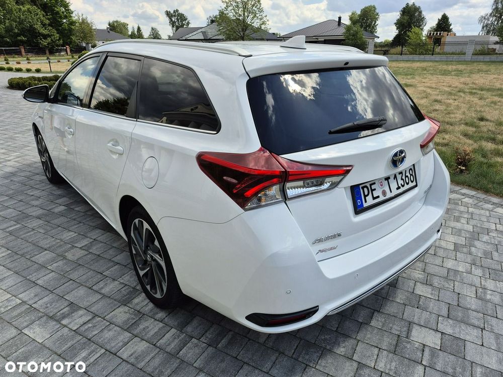 Toyota Auris - 13