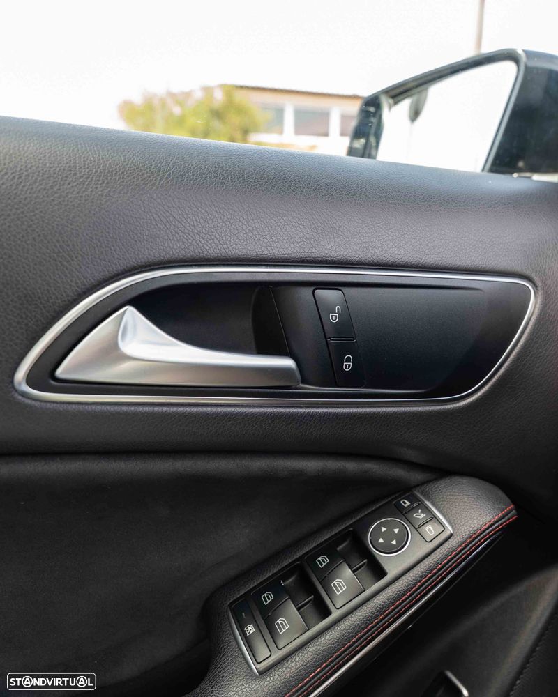 Mercedes-Benz GLA 220 d - 45