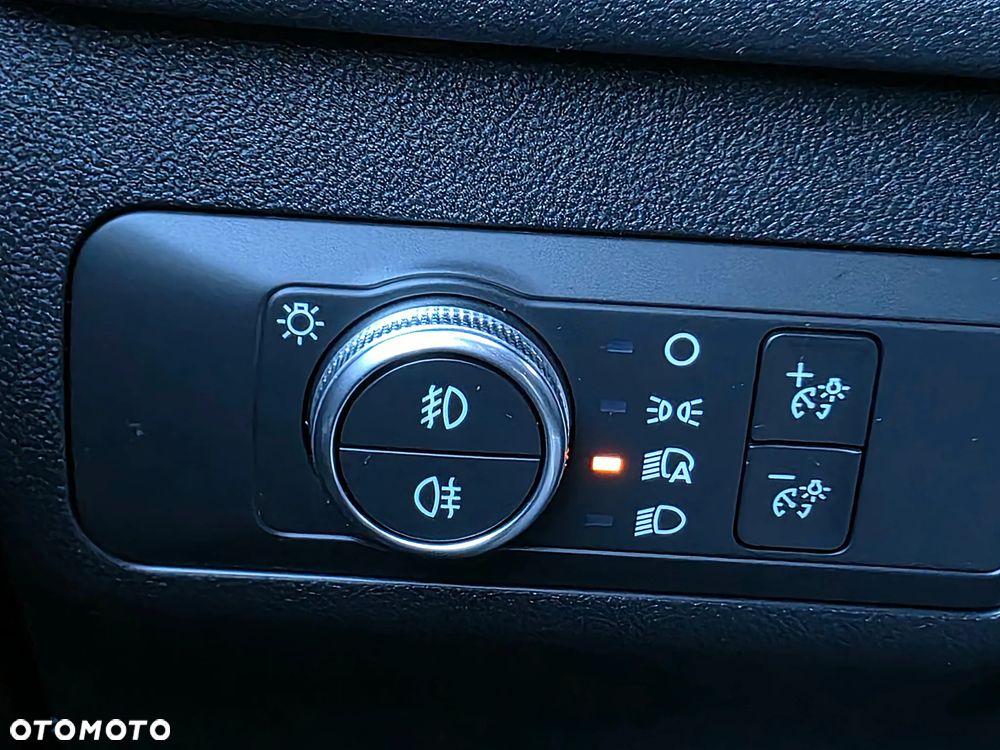 Ford Kuga 2.0 EcoBlue Hybrid ST-LINE - 27