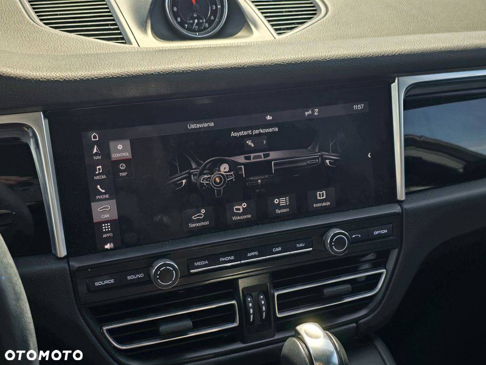 Porsche Macan Standard - 22